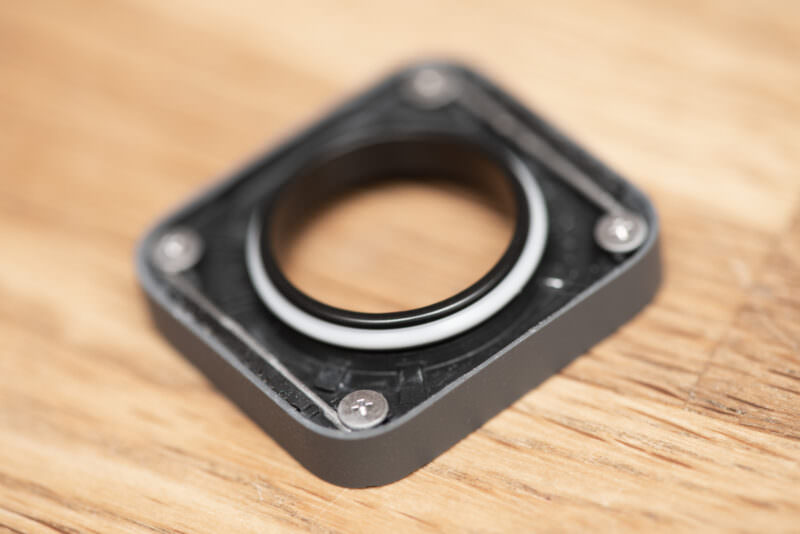 GoPro HERO5 Black Remove Lens Port Cover Cover by Itself