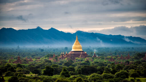 Dhammayazika Pagoda Golden Stupa Bagan Myanmar Landscape