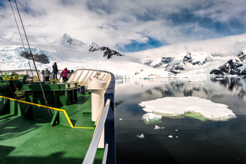 Ice Strengthened Ship Polar Pioneer Passengers Watching Mountains Neko Harbour Antarctic Peninsula