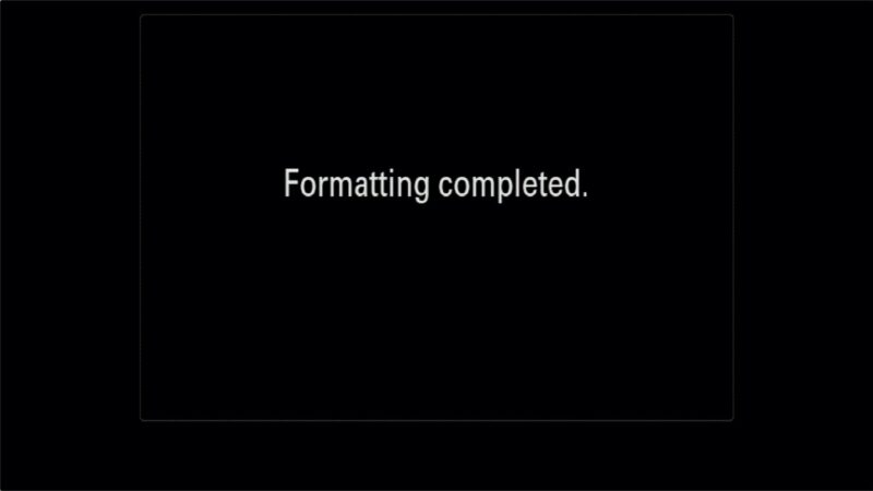 Sony a7R IV How to Format SD Cards-5.jpeg Sony a7R IV screen displaying the formatting completed message