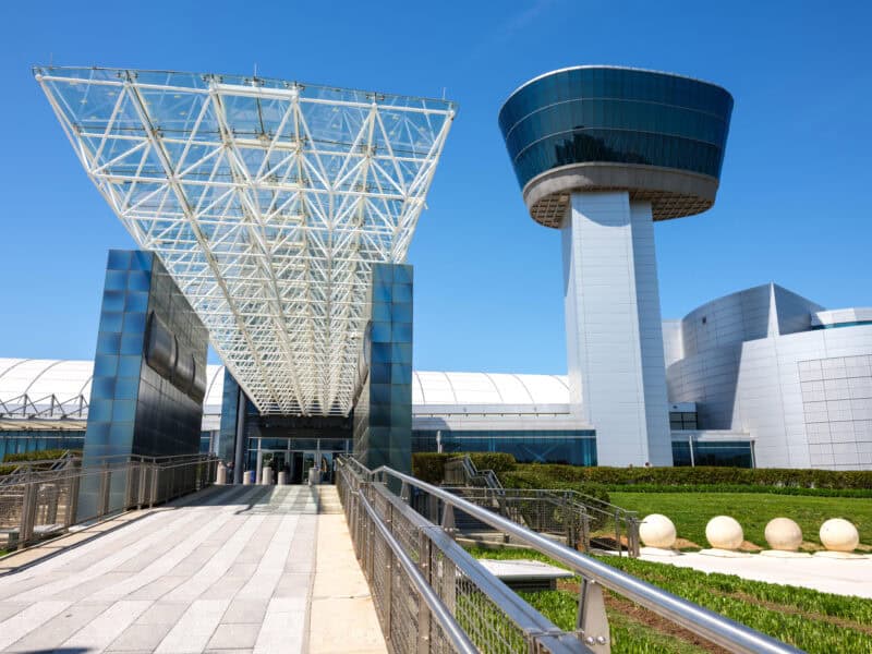 Steamlined glass entrance and control tower of the Udvar-Hazy air and space museum annex