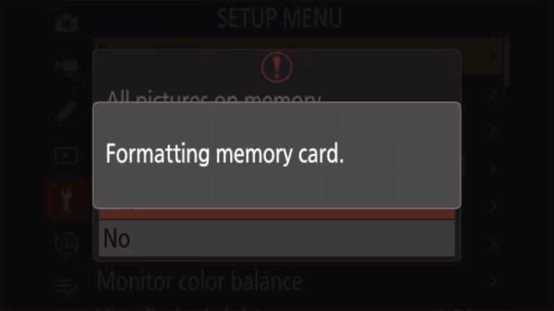 Nikon Z50 II screen showing the message Formatting memory card.